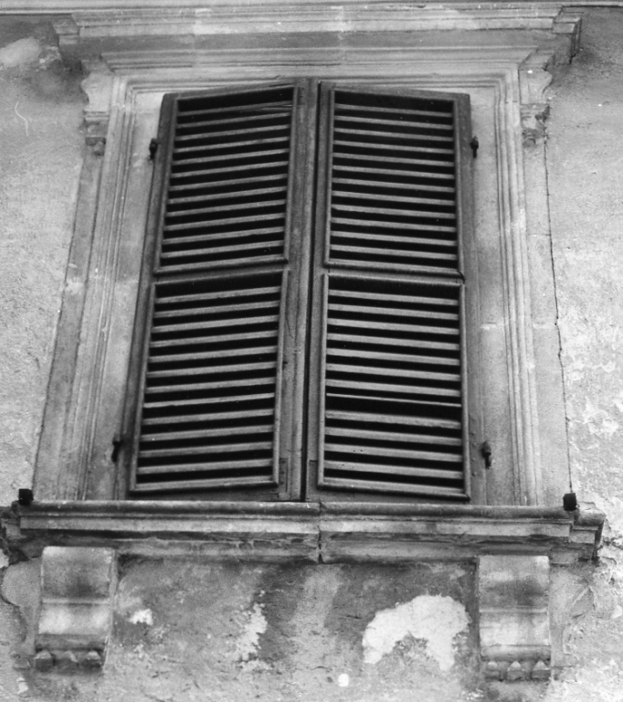 finestra - ambito laziale (sec. XVI)