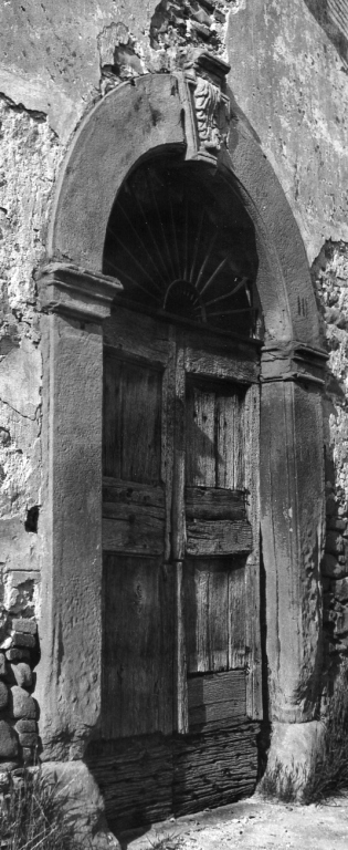 portale - ad arco - ambito laziale (sec. XVIII)