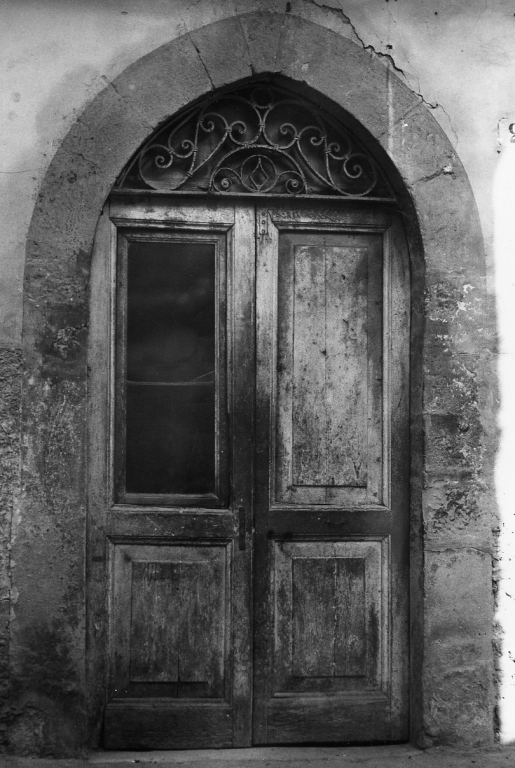 portale - a sesto acuto - ambito laziale (sec. XV)