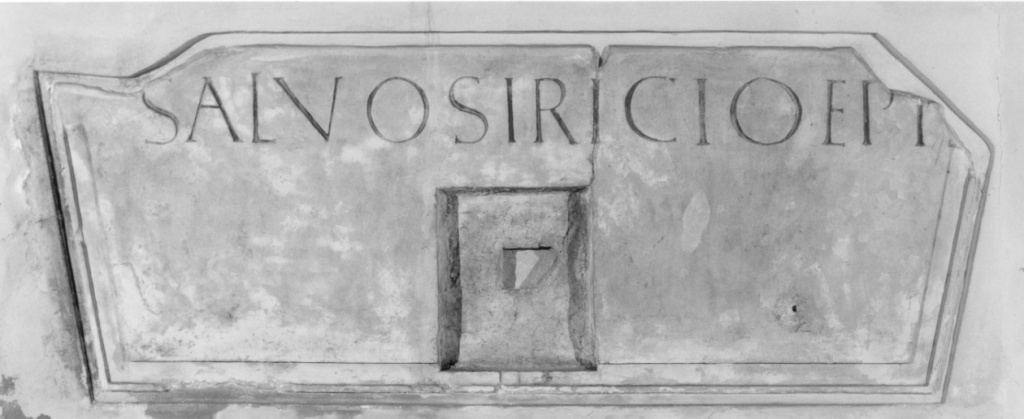 lapide commemorativa, frammento - manifattura romana (secc. IV/ V)