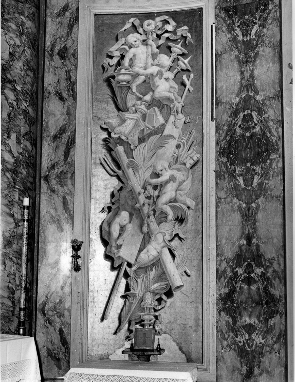 angioletti con oggetti liturgici (dipinto) di Marchetti Giovanni Battista (sec. XVIII)