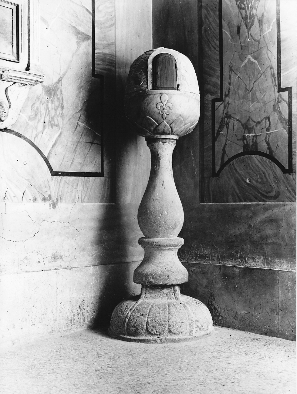 fonte battesimale - a fusto, opera isolata - ambito laziale (secc. XVI/ XVII)