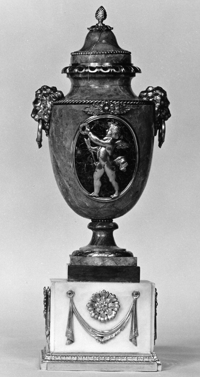 vaso, serie di Valadier Luigi (sec. XVIII)