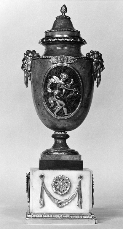 vaso, serie di Valadier Luigi (sec. XVIII)