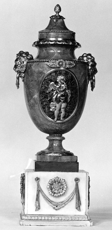 vaso, serie di Valadier Luigi (sec. XVIII)