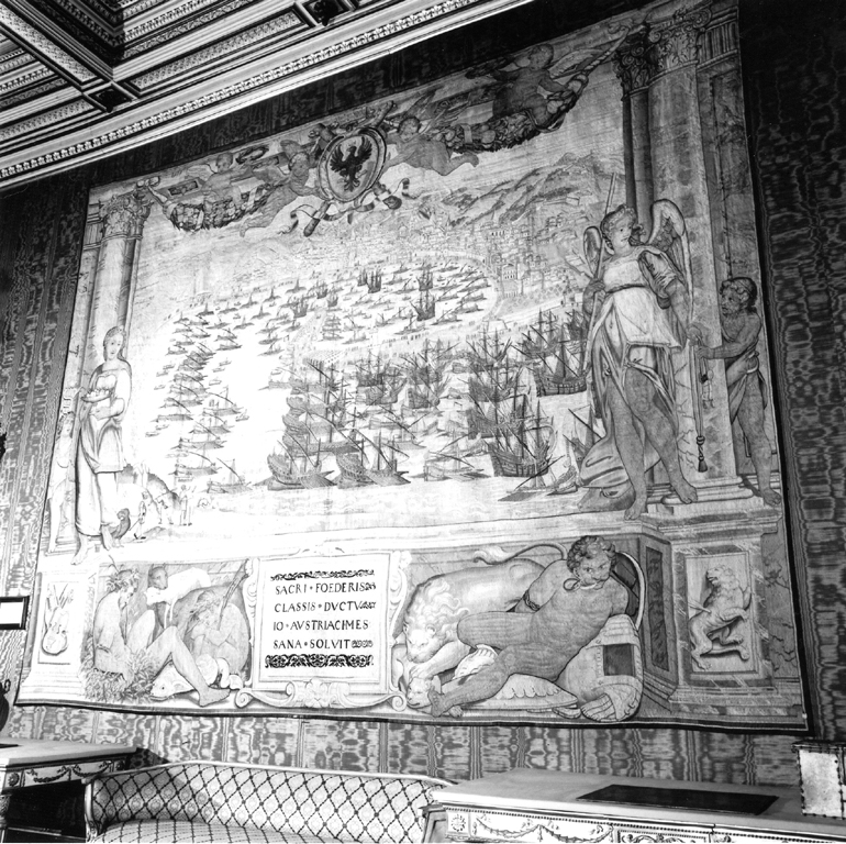 battaglia di Lepanto: le flotte della lega salpano dal porto di Messina (arazzo) di cSa Fabrik Marke, De Rossi Francesco (sec. XVI)