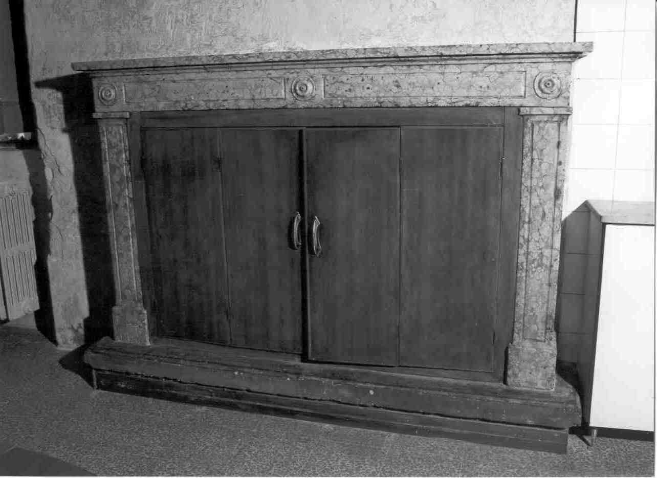 mostra di camino, opera isolata - ambito mantovano (sec. XVIII)