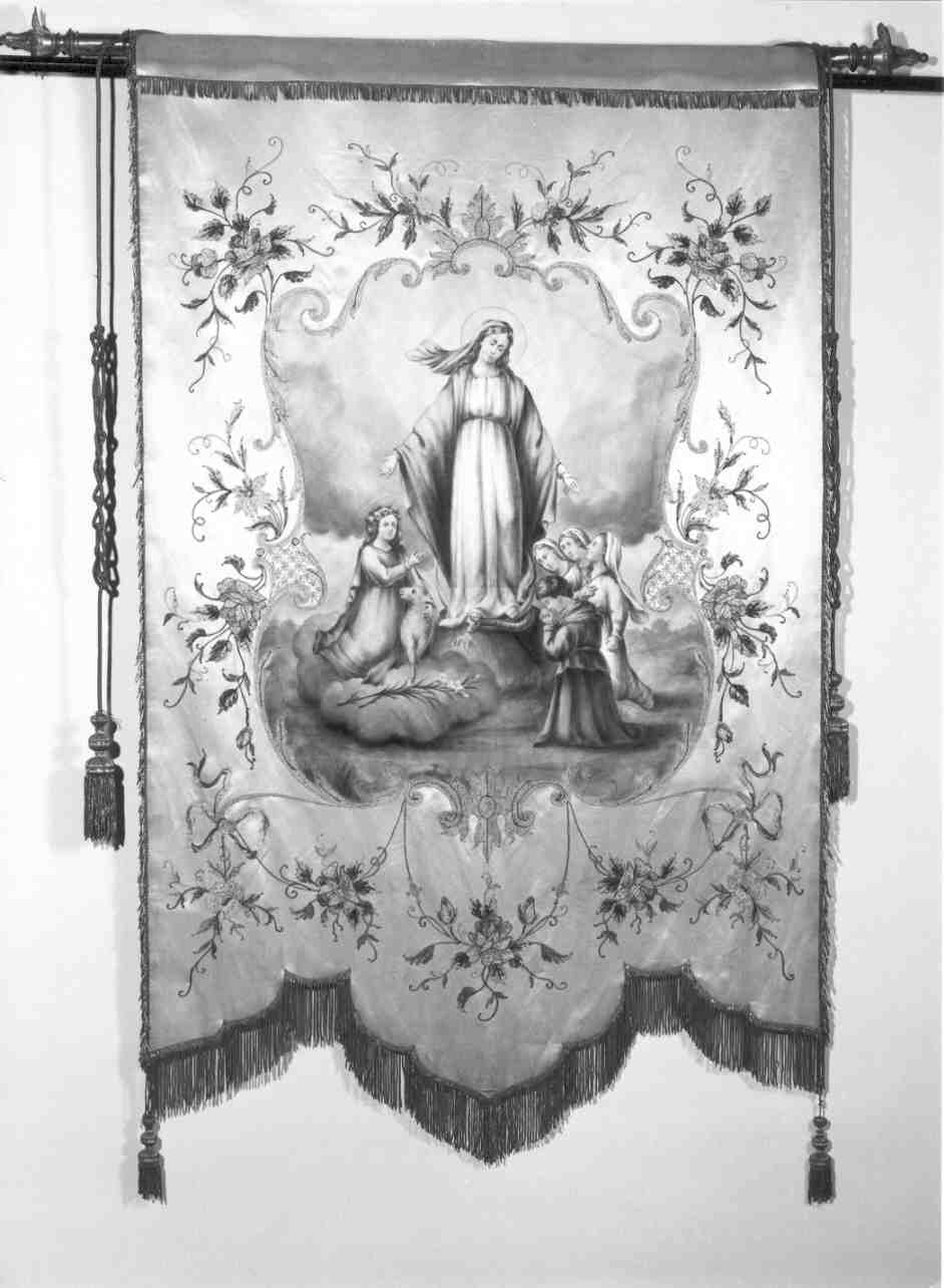 Madonna Immacolata con Sant'Agnese e le Figlie di Maria (stendardo, opera isolata) - manifattura mantovana (secondo quarto sec. XX)