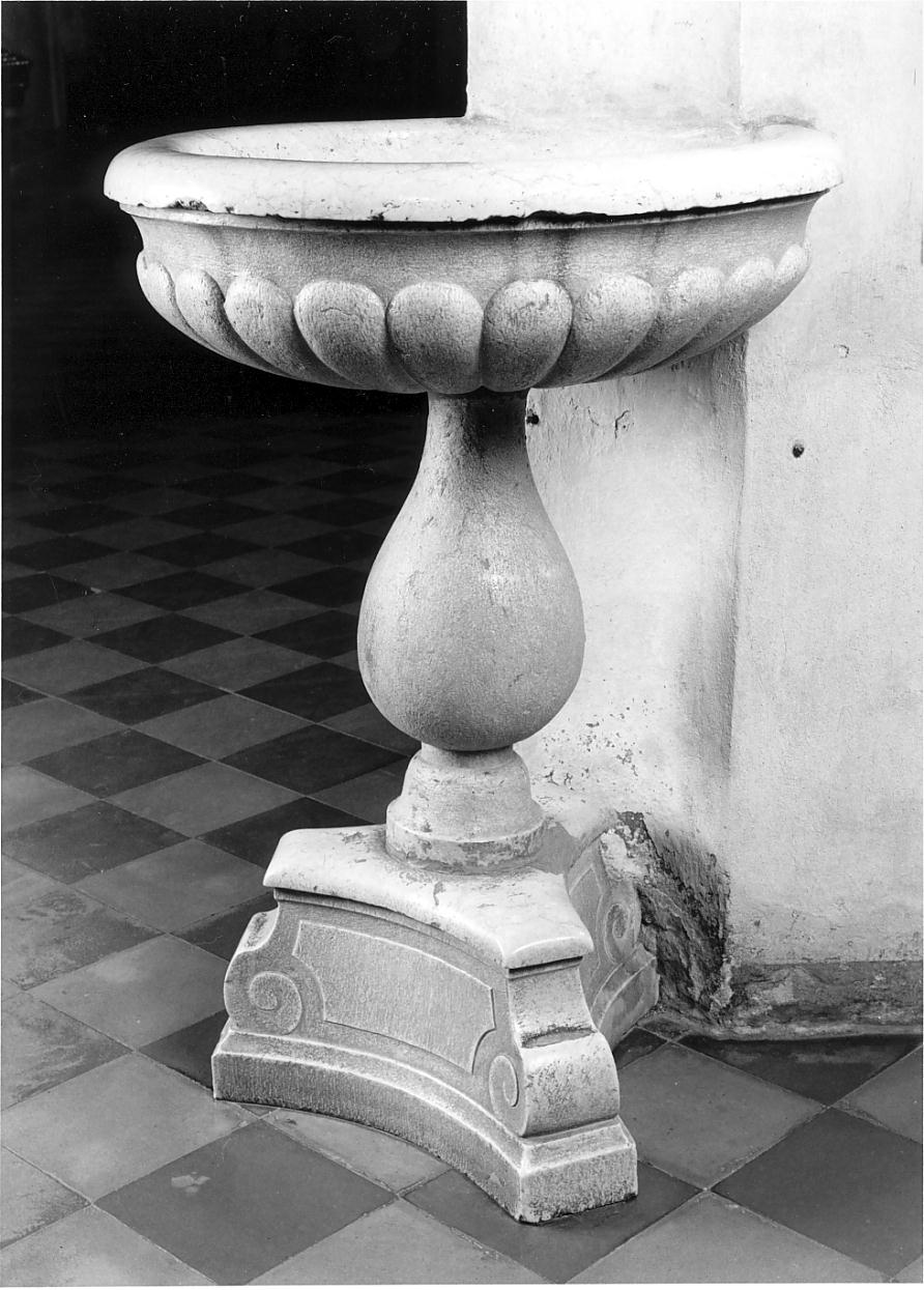 acquasantiera - a fusto, serie - bottega cremonese (metà sec. XVIII)