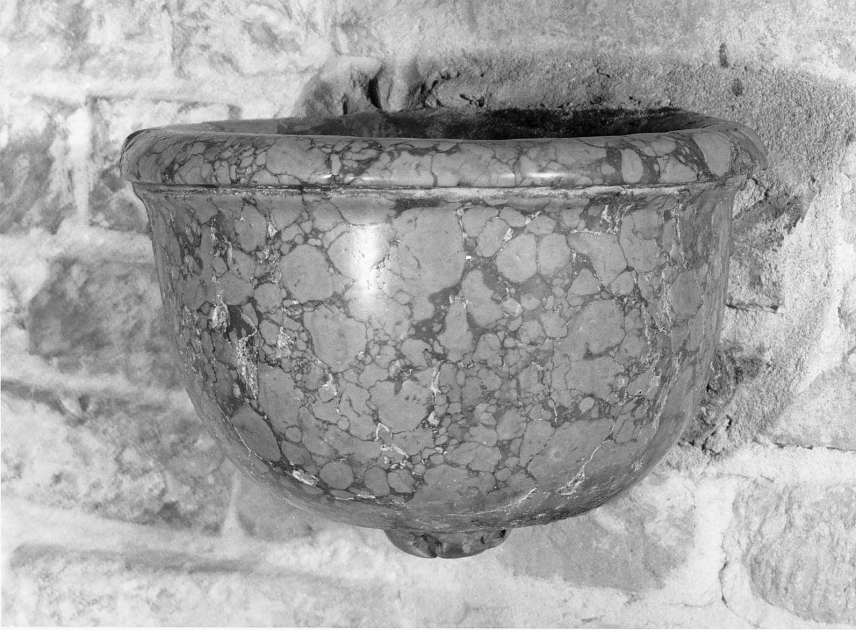acquasantiera da parete - ambito mantovano (sec. XVII)