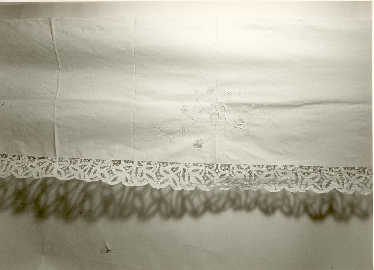 tovaglia d'altare, opera isolata - manifattura mantovana (primo quarto sec. XX)