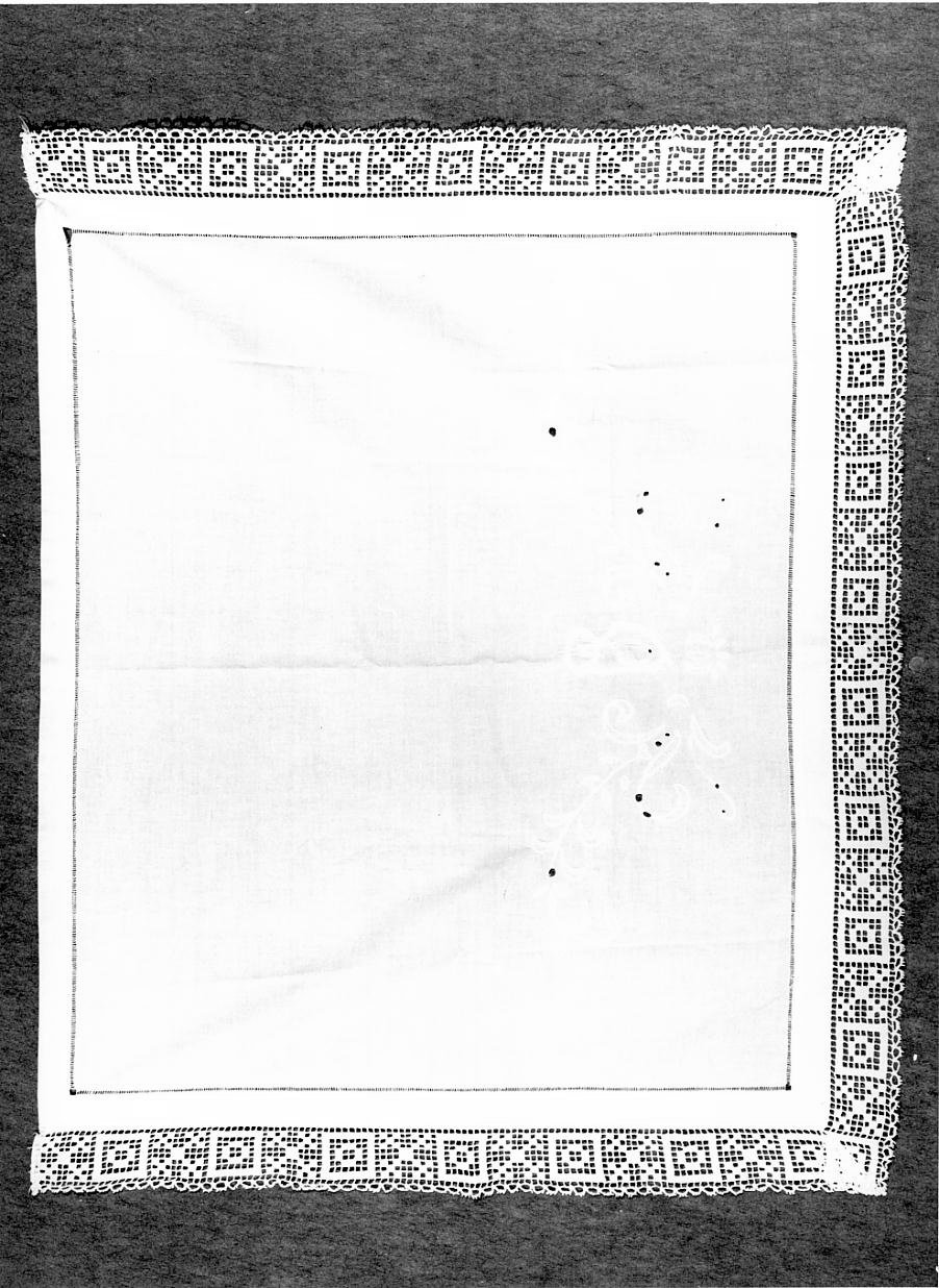 tovaglia d'altare - ambito mantovano (primo quarto sec. XX)