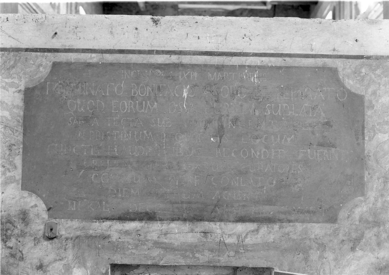 lapide, elemento d'insieme - ambito lombardo (sec. XVIII)