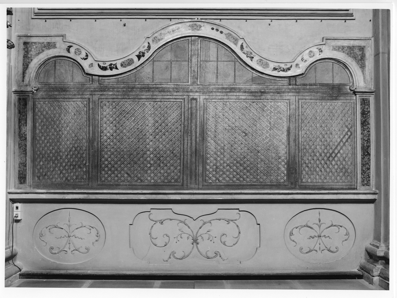 Finta grata (decorazione pittorica, elemento d'insieme) - ambito lombardo (metà sec. XVIII)