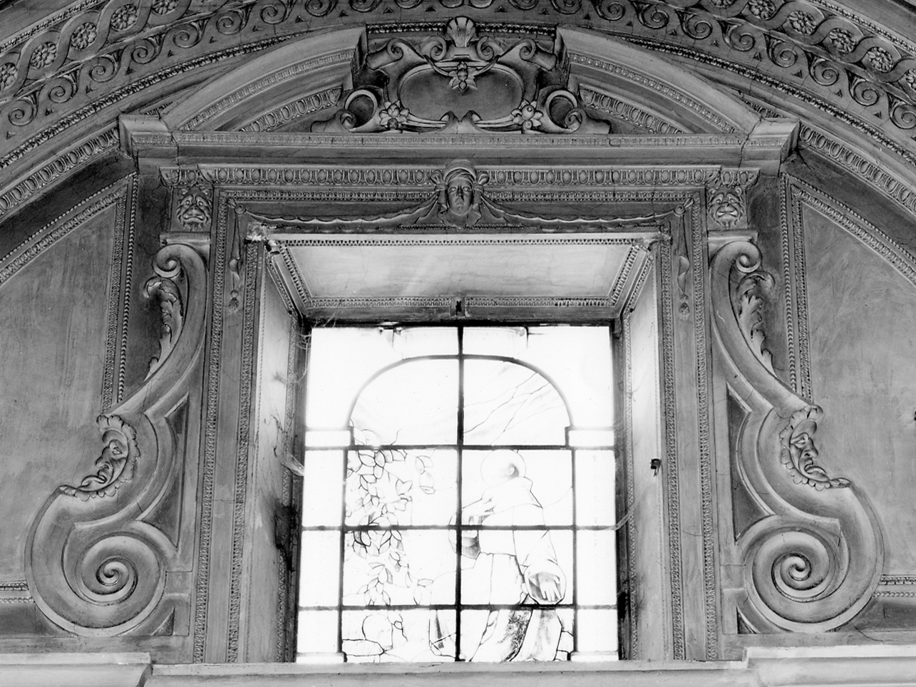 mostra di finestra, elemento d'insieme di Colomba Andrea (sec. XVI)