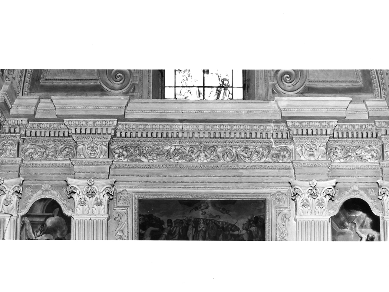 Motivi decorativi a girali vegetali e floreali (decorazione plastica, elemento d'insieme) di Colomba Andrea (sec. XVI)