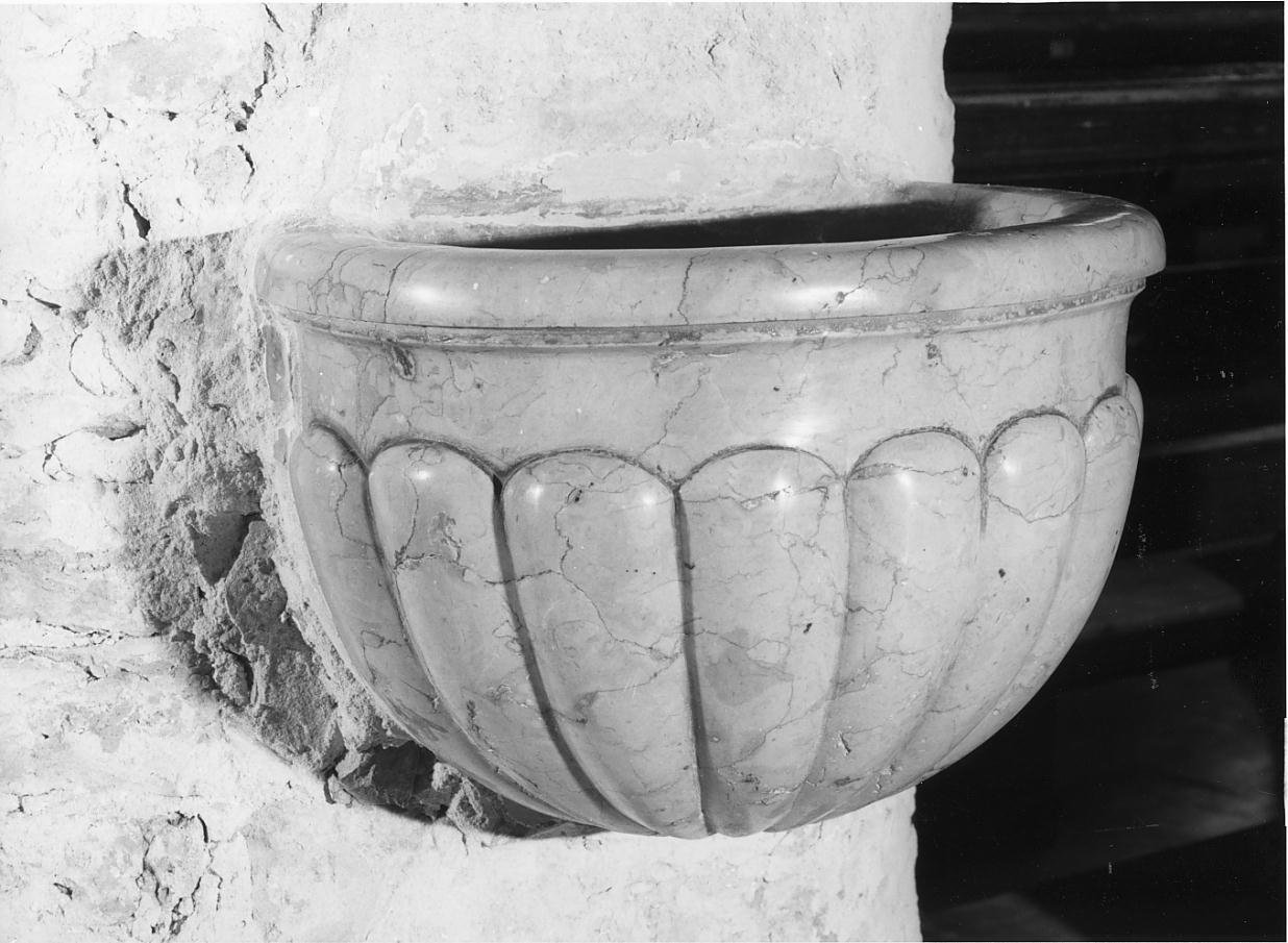 acquasantiera da parete - ambito mantovano (seconda metà sec. XVII)