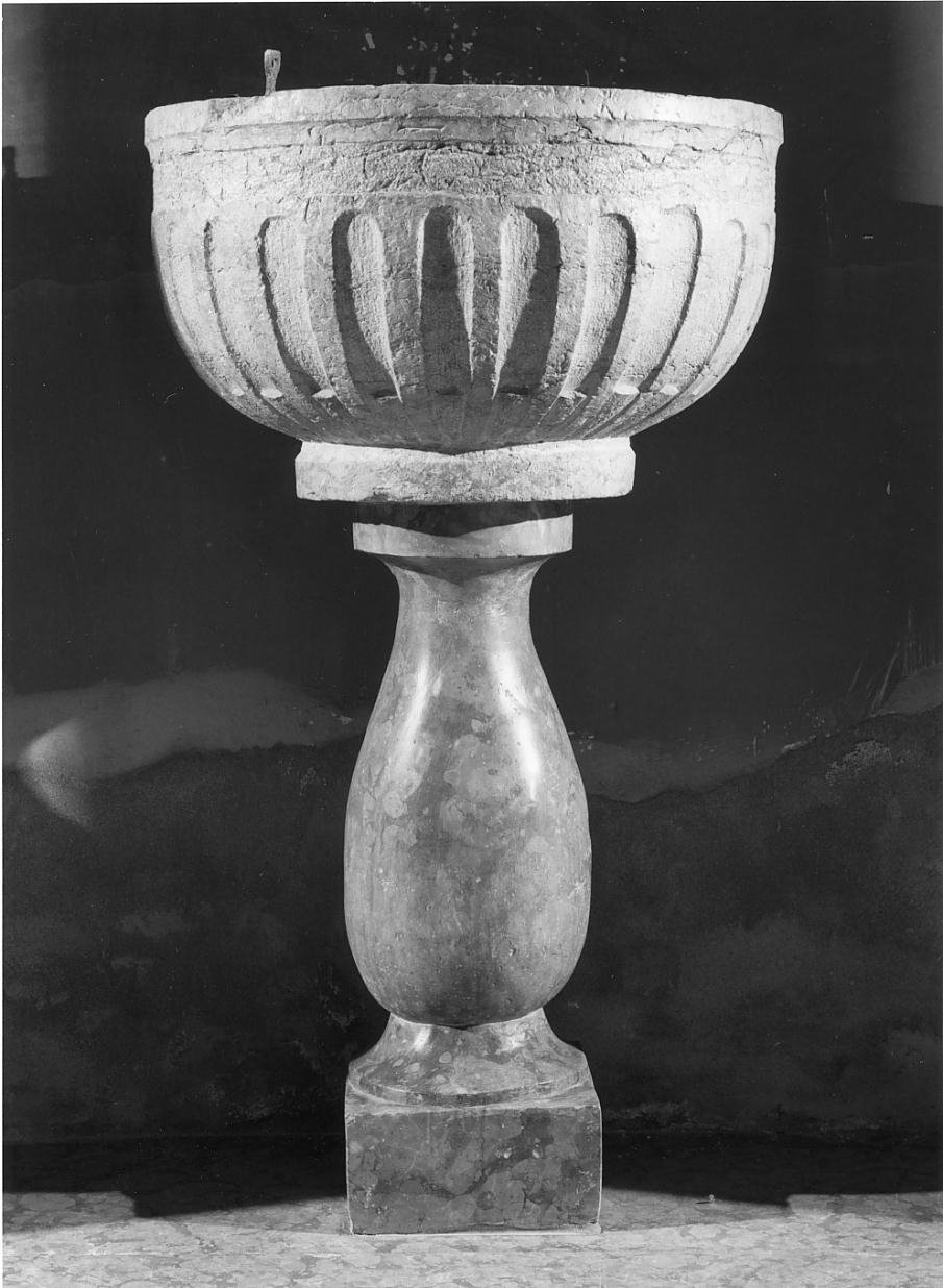 acquasantiera - a fusto - ambito mantovano (prima metà sec. XVIII)