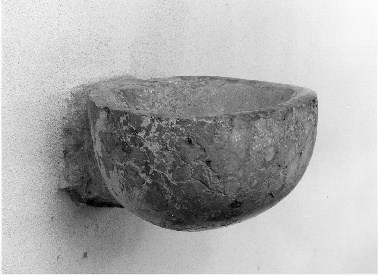 acquasantiera da parete - ambito mantovano (prima metà sec. XVIII)