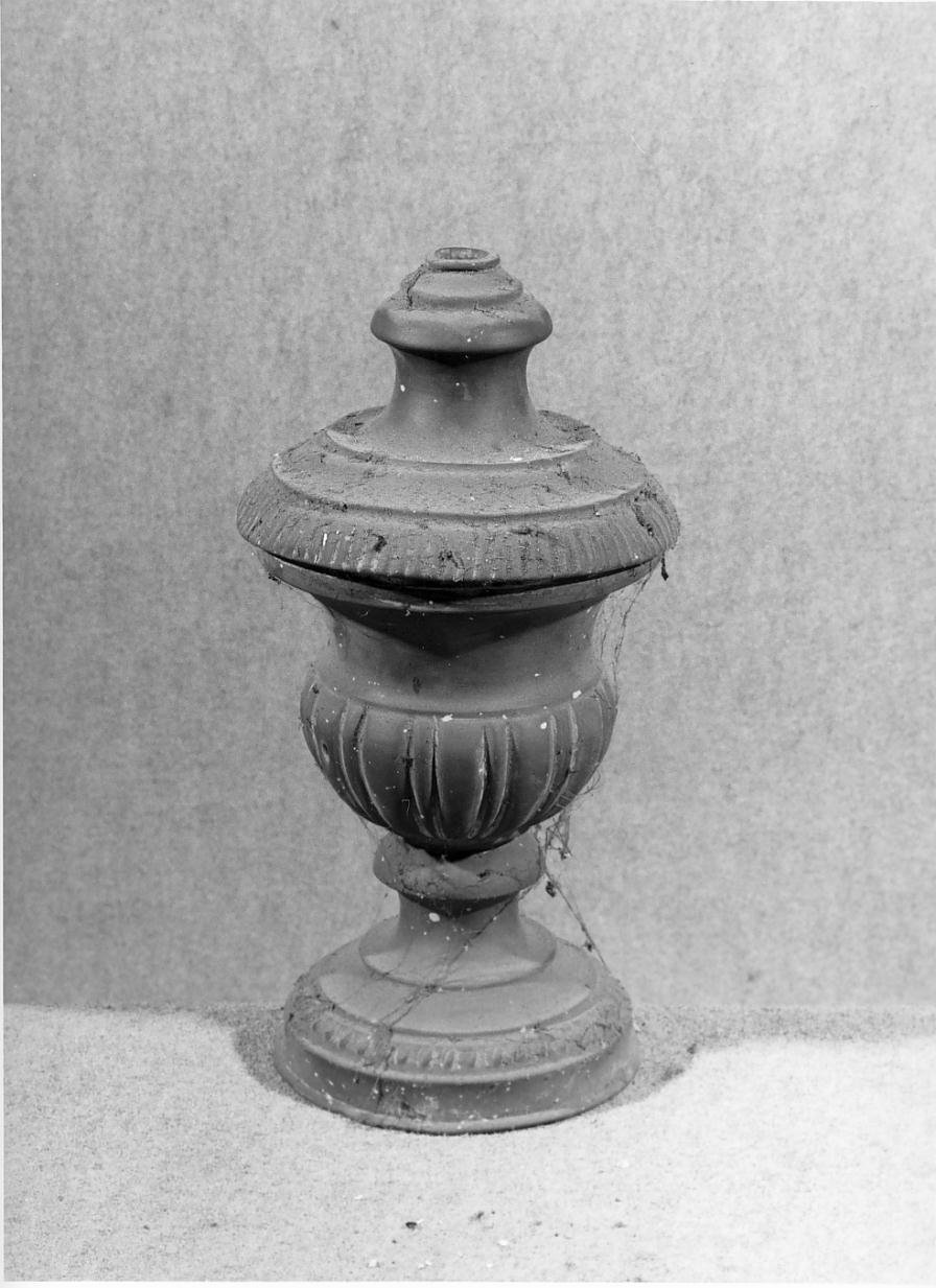 vaso d'altare con composizione floreale - ambito mantovano (prima metà sec. XIX)