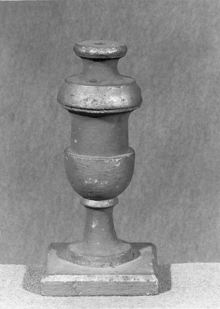 vaso d'altare con composizione floreale - ambito mantovano (prima metà sec. XIX)