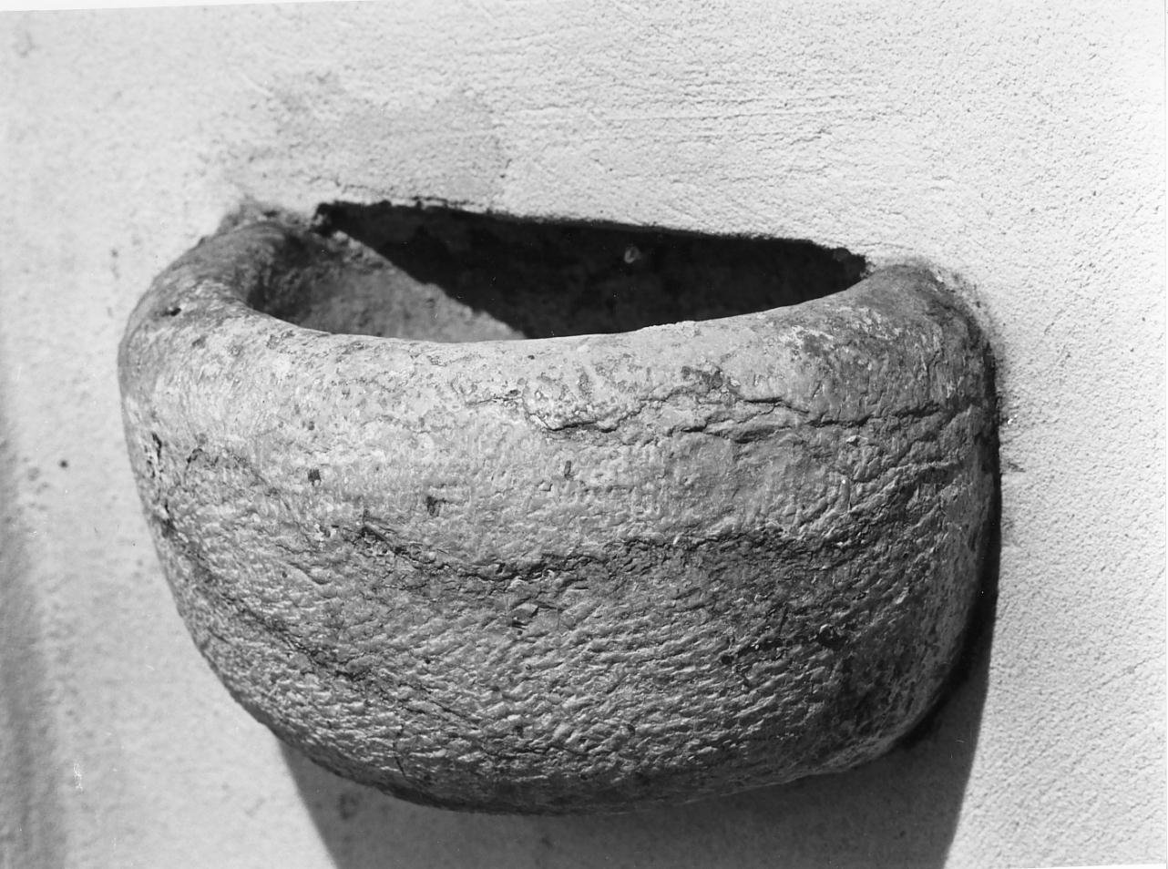 acquasantiera da parete - ambito mantovano (sec. XVIII)