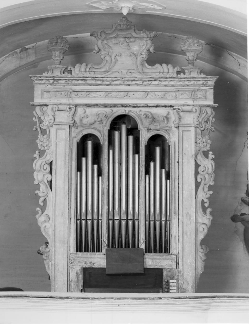 cassa d'organo, elemento d'insieme - ambito viadanese (sec. XVII)