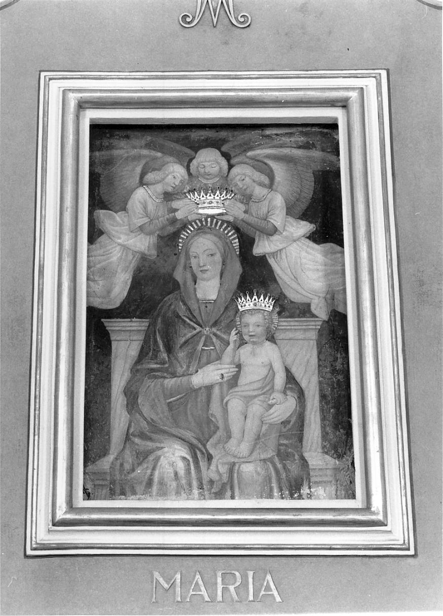 Madonna dell'aiuto, Madonna con Bambino tra angeli (dipinto, opera isolata) - ambito lombardo (primo quarto sec. XV)