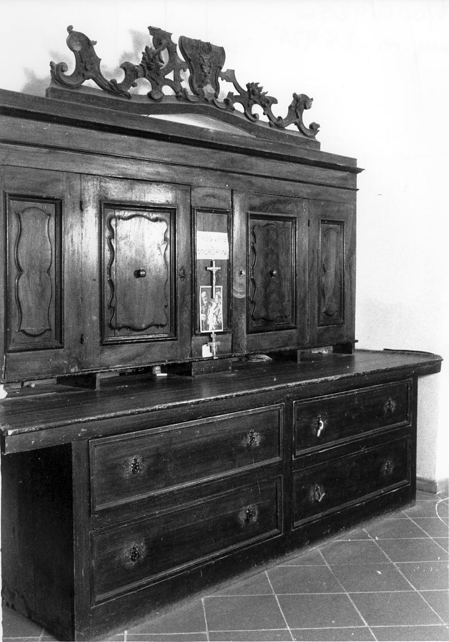 mobile da sacrestia con alzata, opera isolata - manifattura lombarda (prima metà, seconda metà sec. XVIII, sec. XIX)