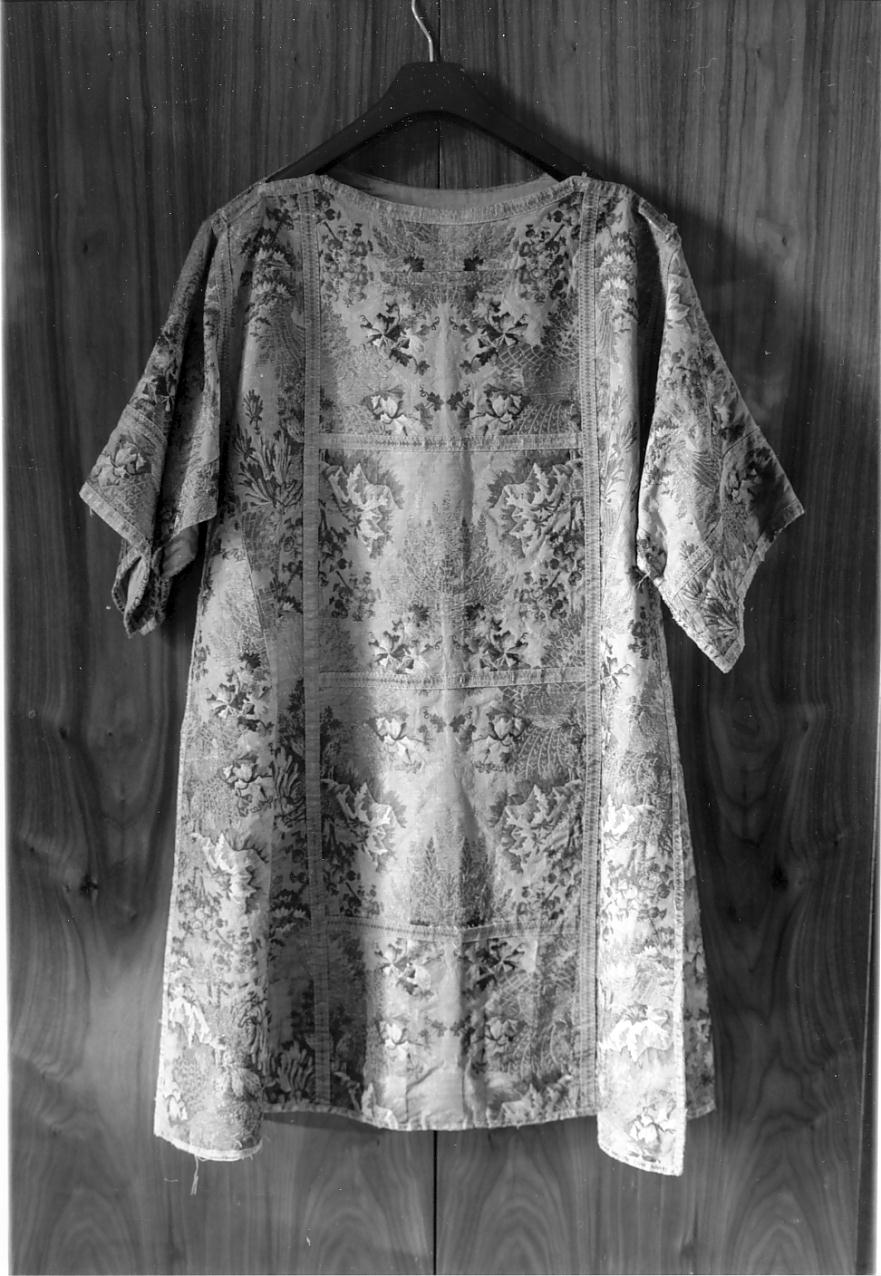 tunicella, serie - ambito lombardo (secondo quarto sec. XVIII)