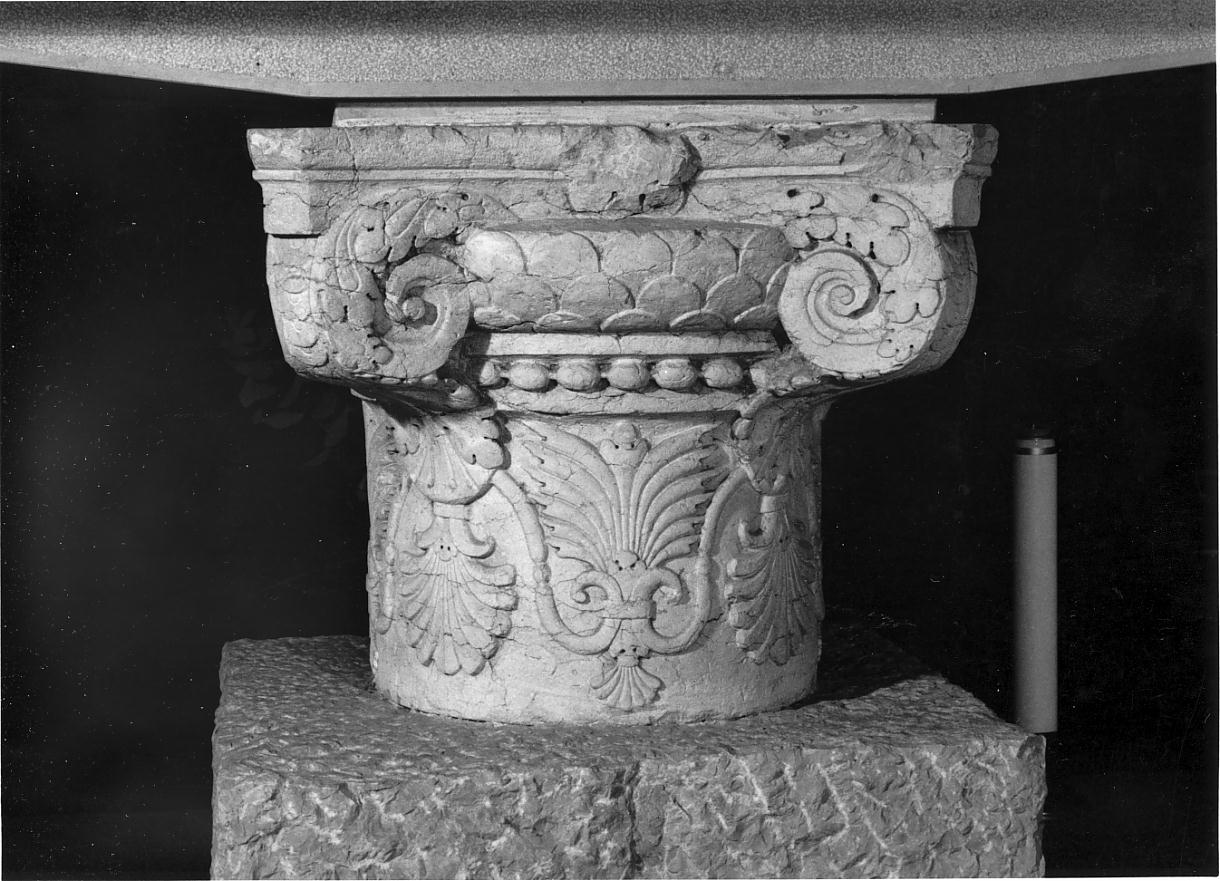 capitello, serie - ambito mantovano (primo quarto sec. XVI)