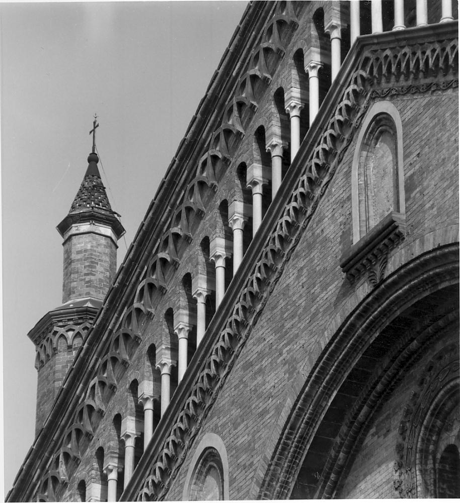 colonnina, elemento d'insieme - ambito lombardo (sec. XIV)