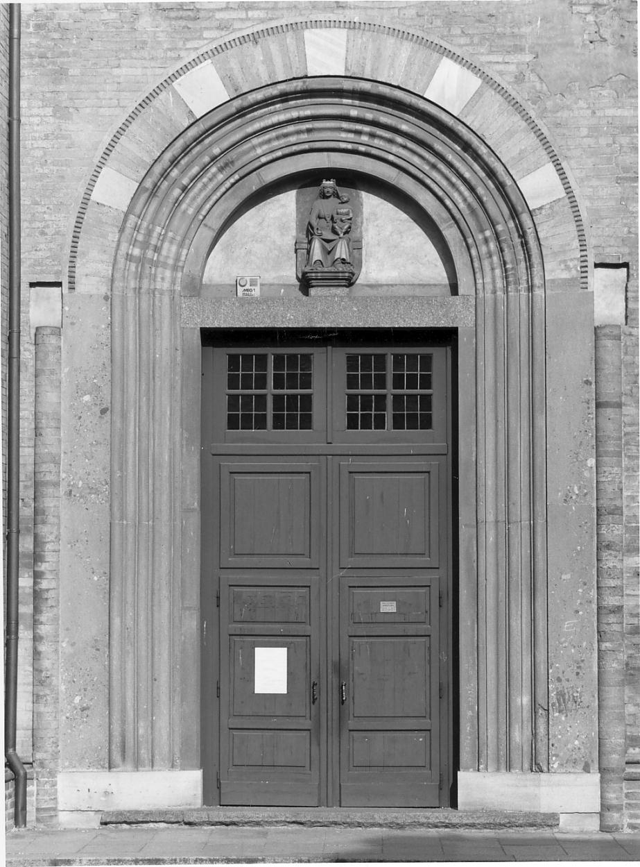 portale, opera isolata - ambito lombardo (sec. XIII, sec. XX)