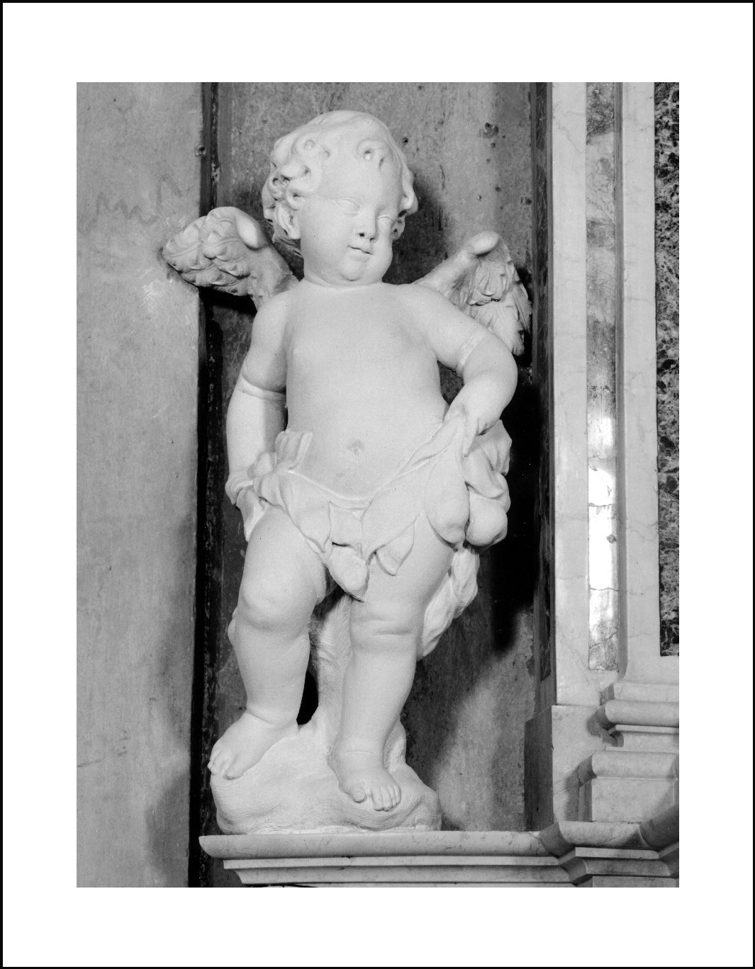 angioletto con ghirlanda (scultura, elemento d'insieme) - ambito bresciano (sec. XVIII)