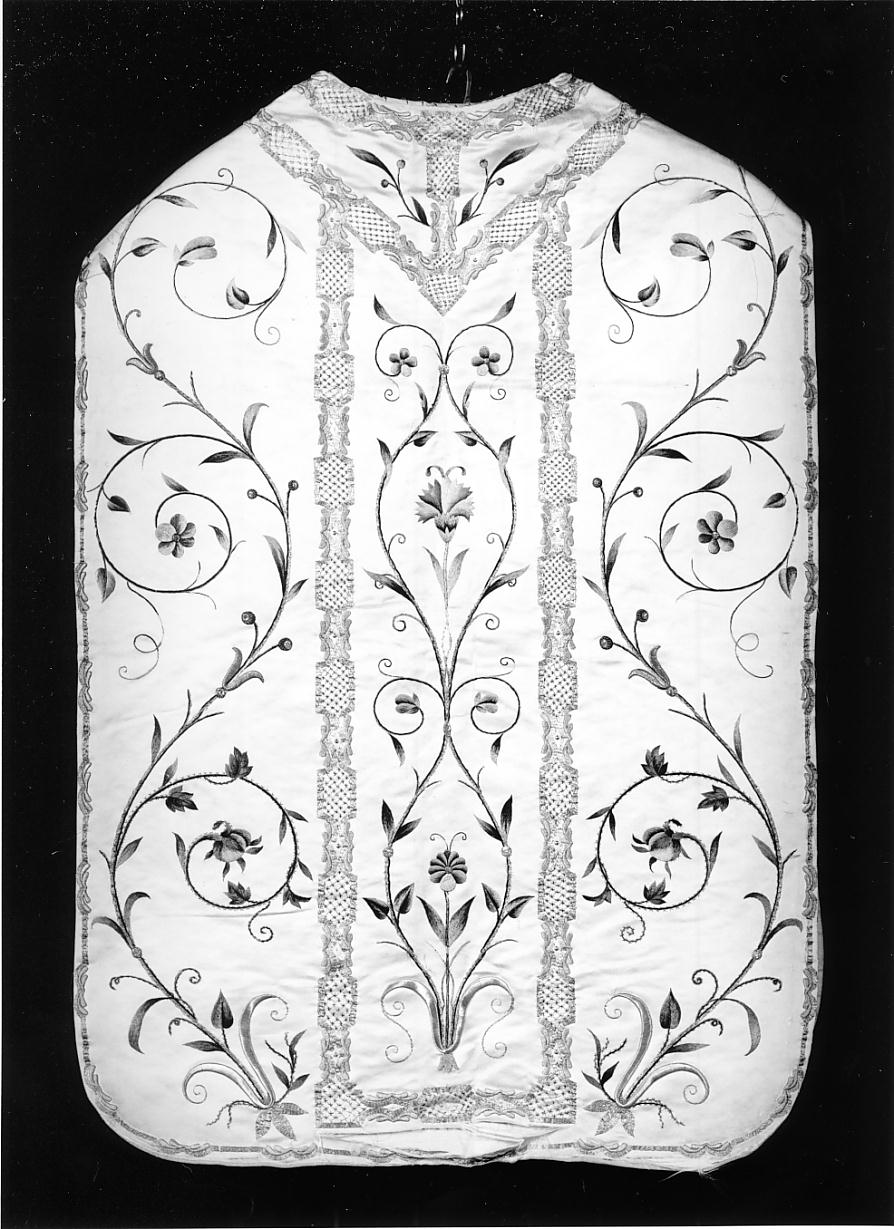 paramento liturgico, insieme - ambito mantovano (primo quarto sec. XX)