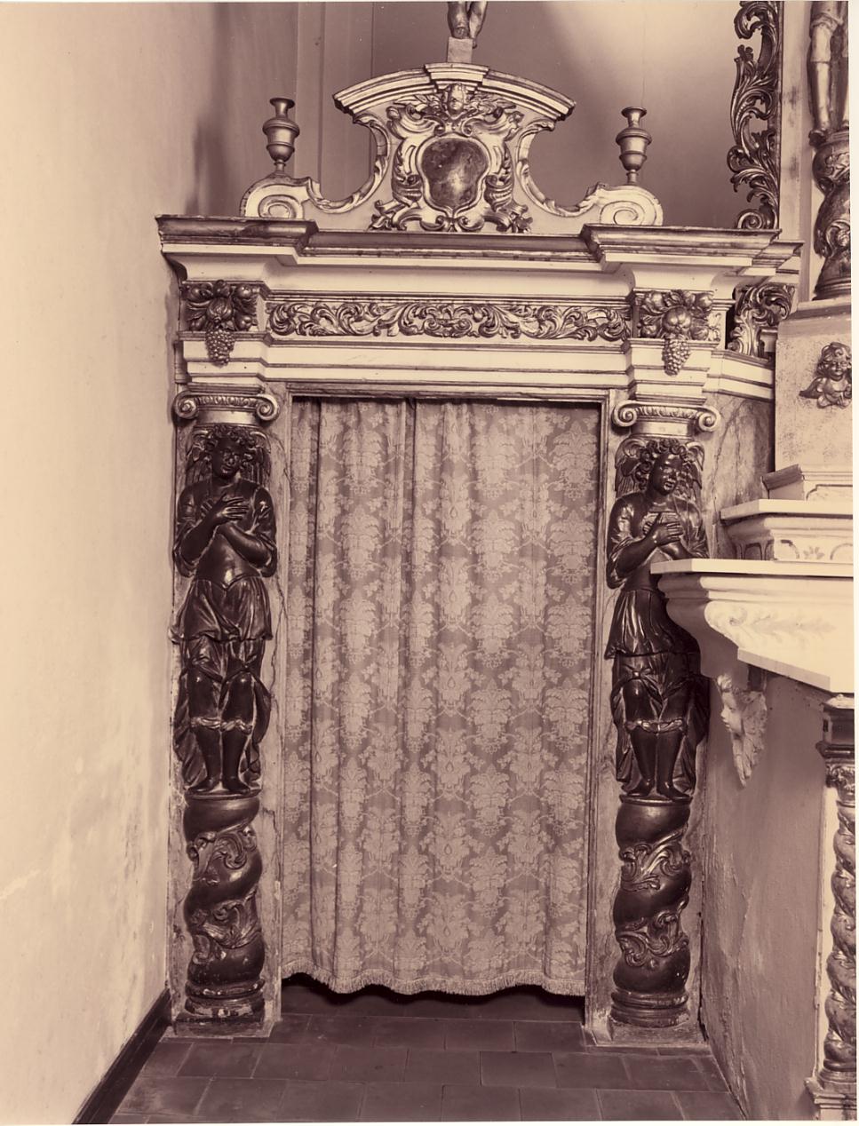 mostra di porta, elemento d'insieme di Barilli Giovanni Battista (sec. XVIII)