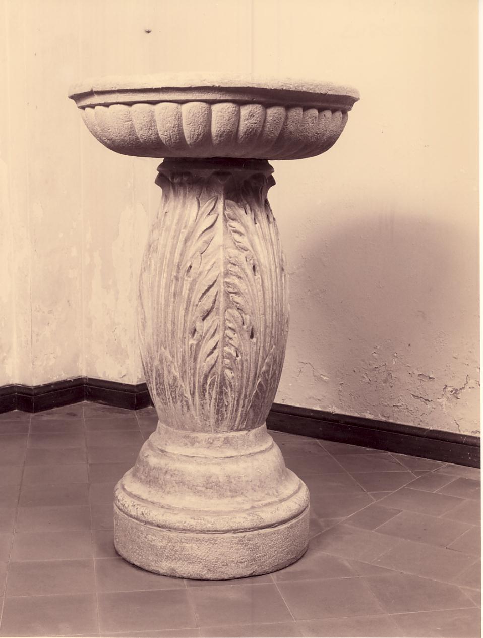 acquasantiera - a fusto, opera isolata - ambito bresciano (terzo quarto sec. XVIII)