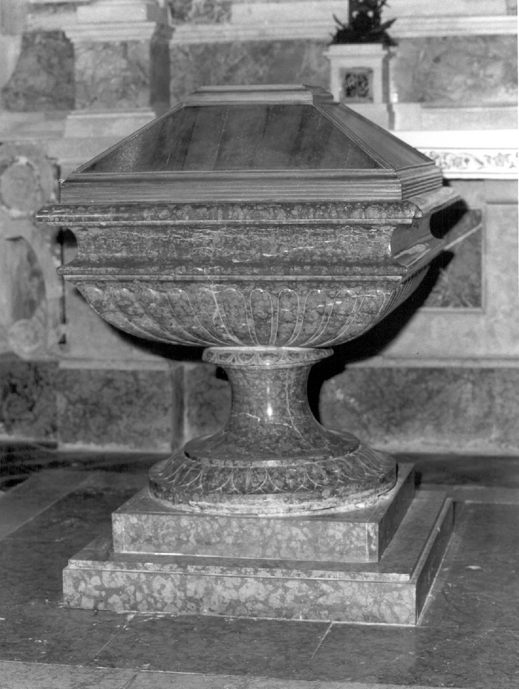 fonte battesimale, opera isolata - ambito lombardo (sec. XVII)