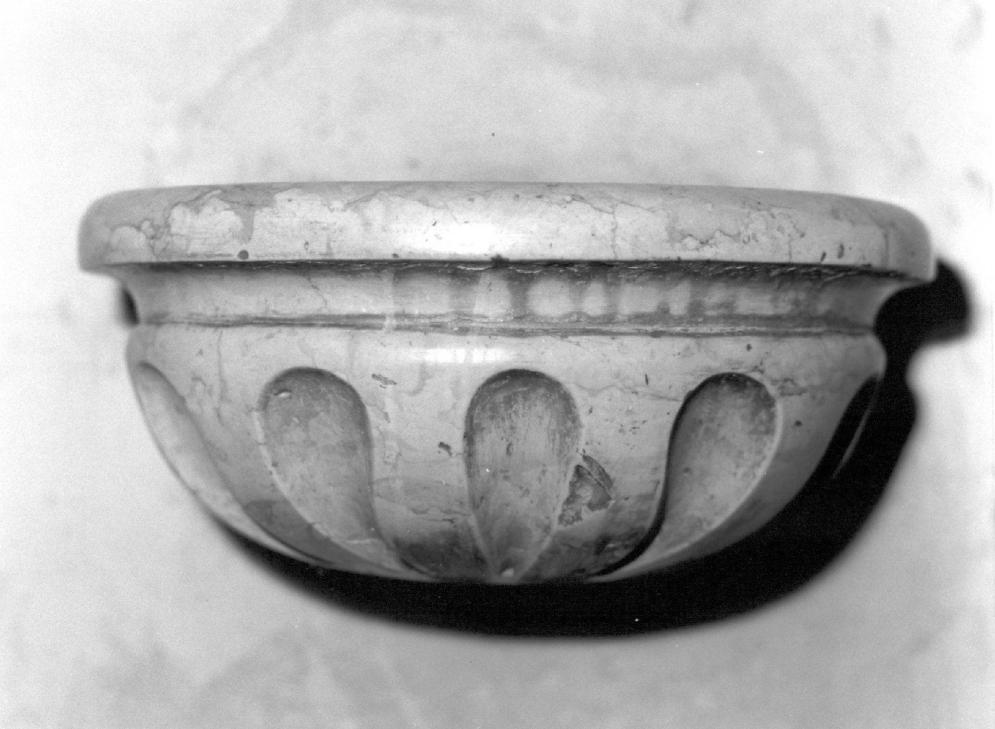 acquasantiera da parete, opera isolata - ambito lombardo (sec. XVII)