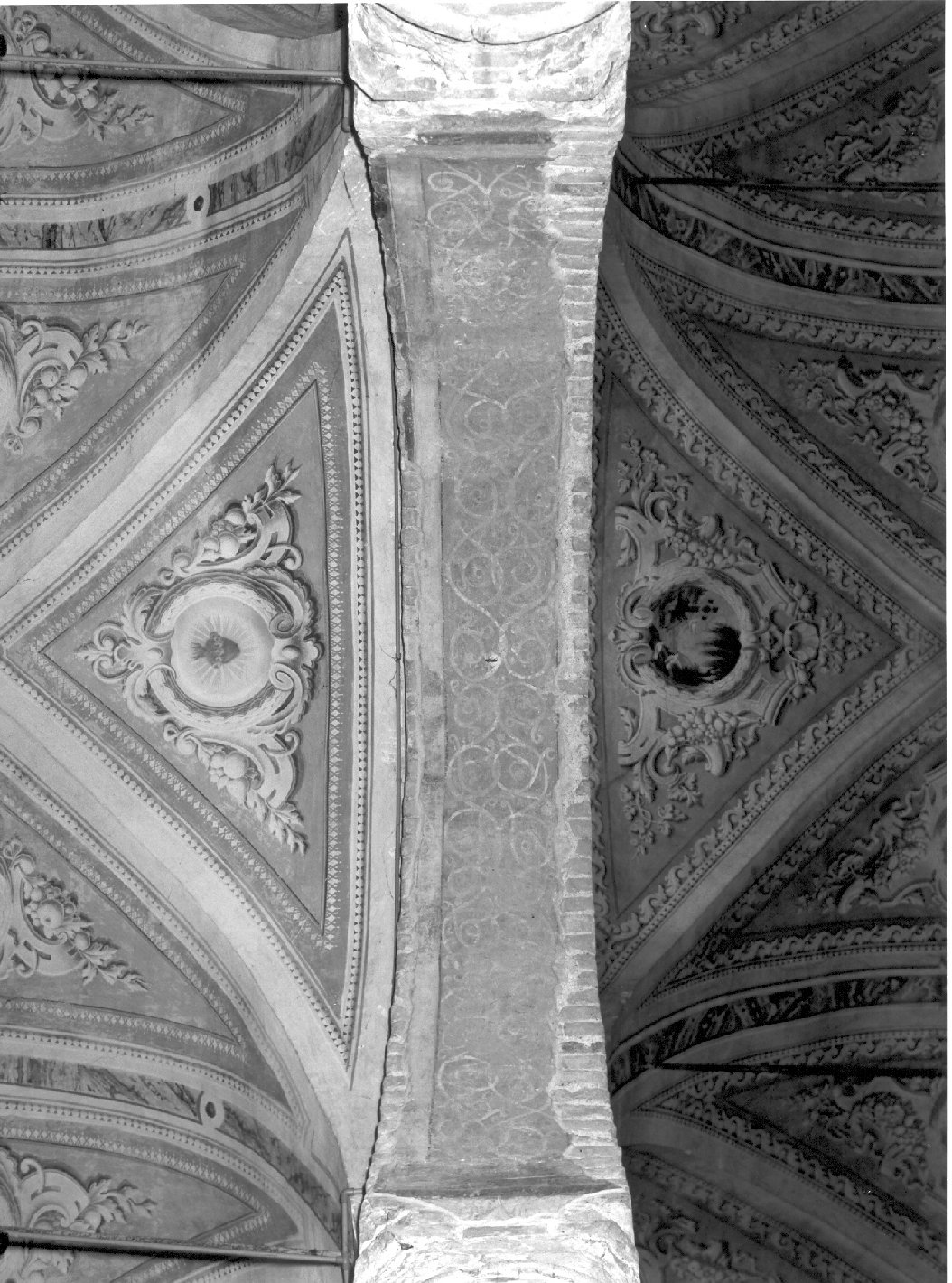 motivi decorativi a girali (dipinto, elemento d'insieme) - ambito lombardo (primo quarto sec. XII)