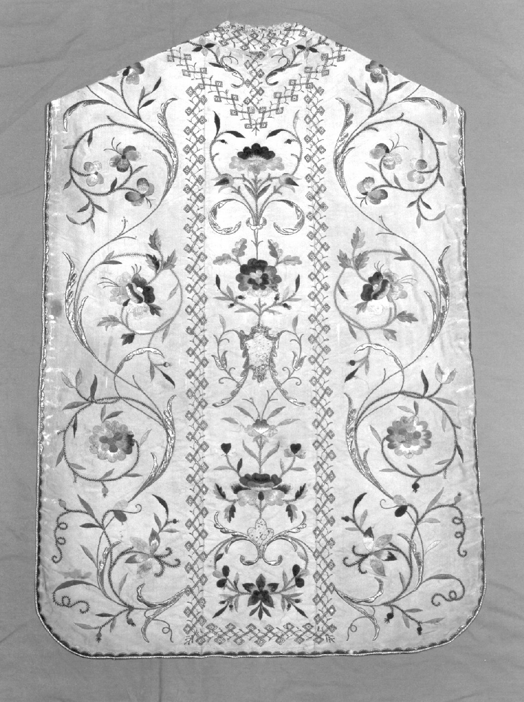 paramento liturgico, insieme - manifattura lombarda (prima metà sec. XX)