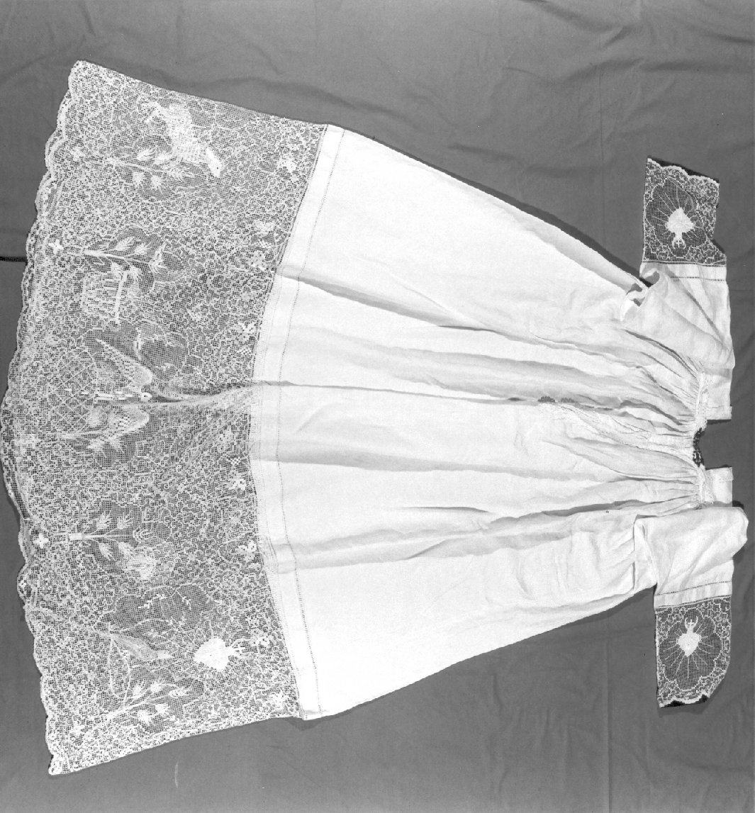 camice, opera isolata - manifattura mantovana (terzo quarto sec. XX)