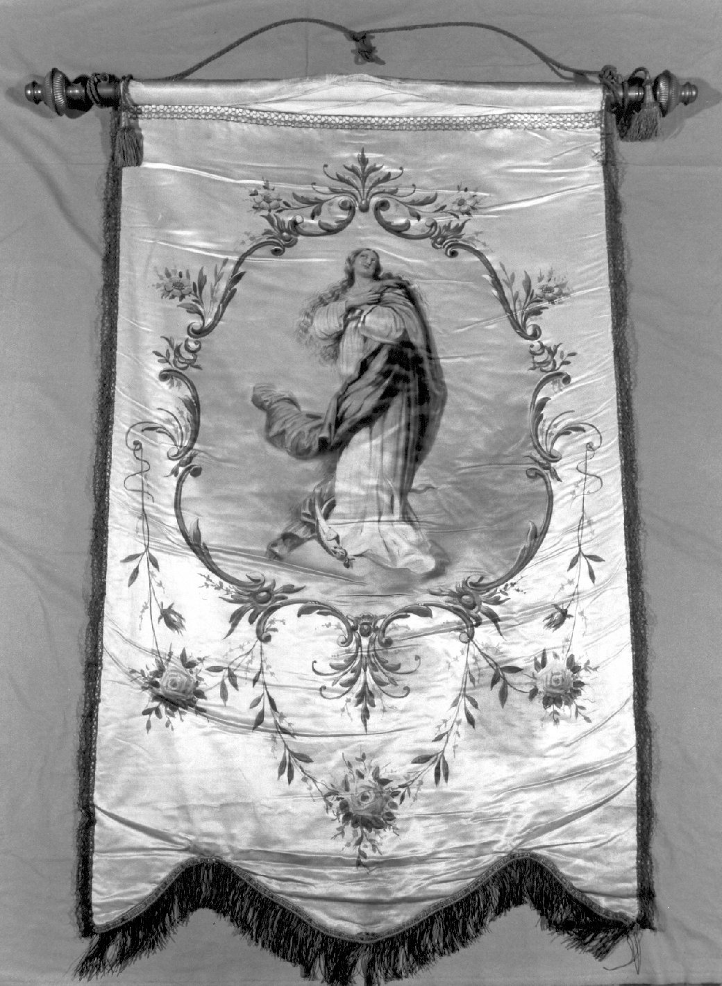 Madonna Immacolata (stendardo processionale, opera isolata) - manifattura lombarda (secondo quarto sec. XX)