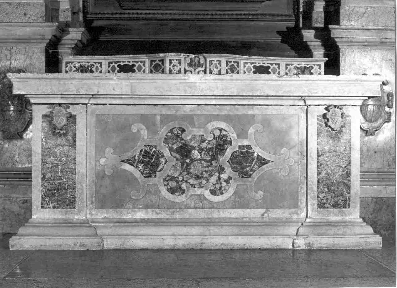 mensa d'altare, elemento d'insieme - ambito veronese (ultimo quarto sec. XVIII)