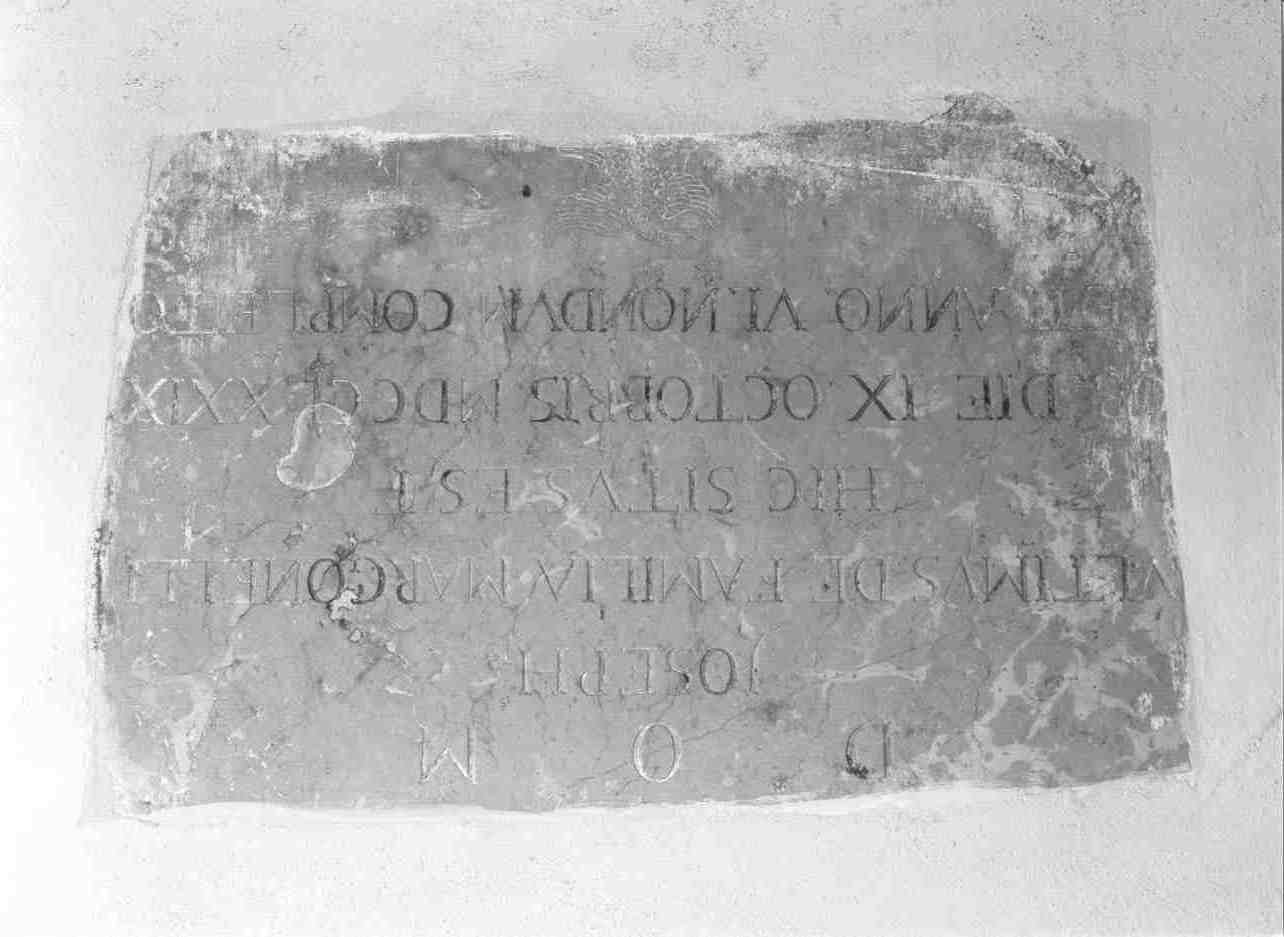 lapide tombale, opera isolata - ambito mantovano (sec. XVIII)