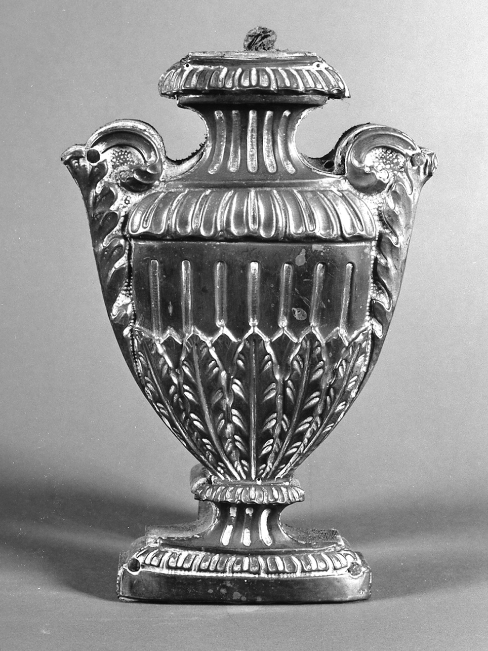 vaso d'altare con composizione floreale, serie - ambito lombardo (prima metà sec. XIX)