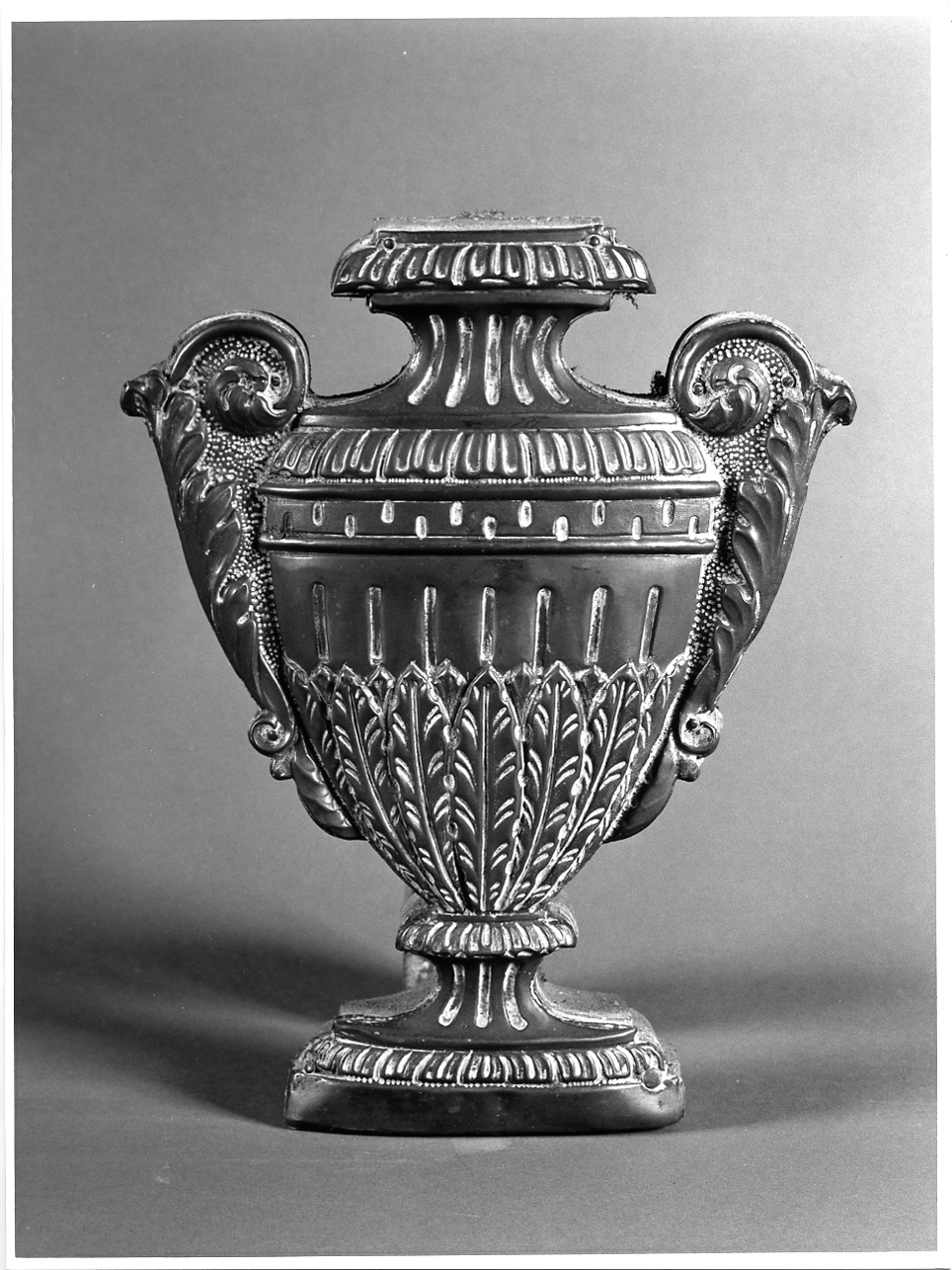 vaso d'altare con composizione floreale, serie - ambito lombardo (prima metà sec. XIX)