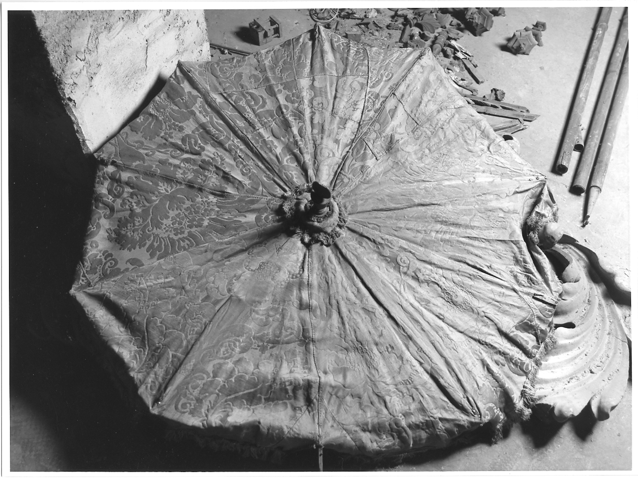 ombrellino processionale, opera isolata - manifattura italiana (sec. XIX)