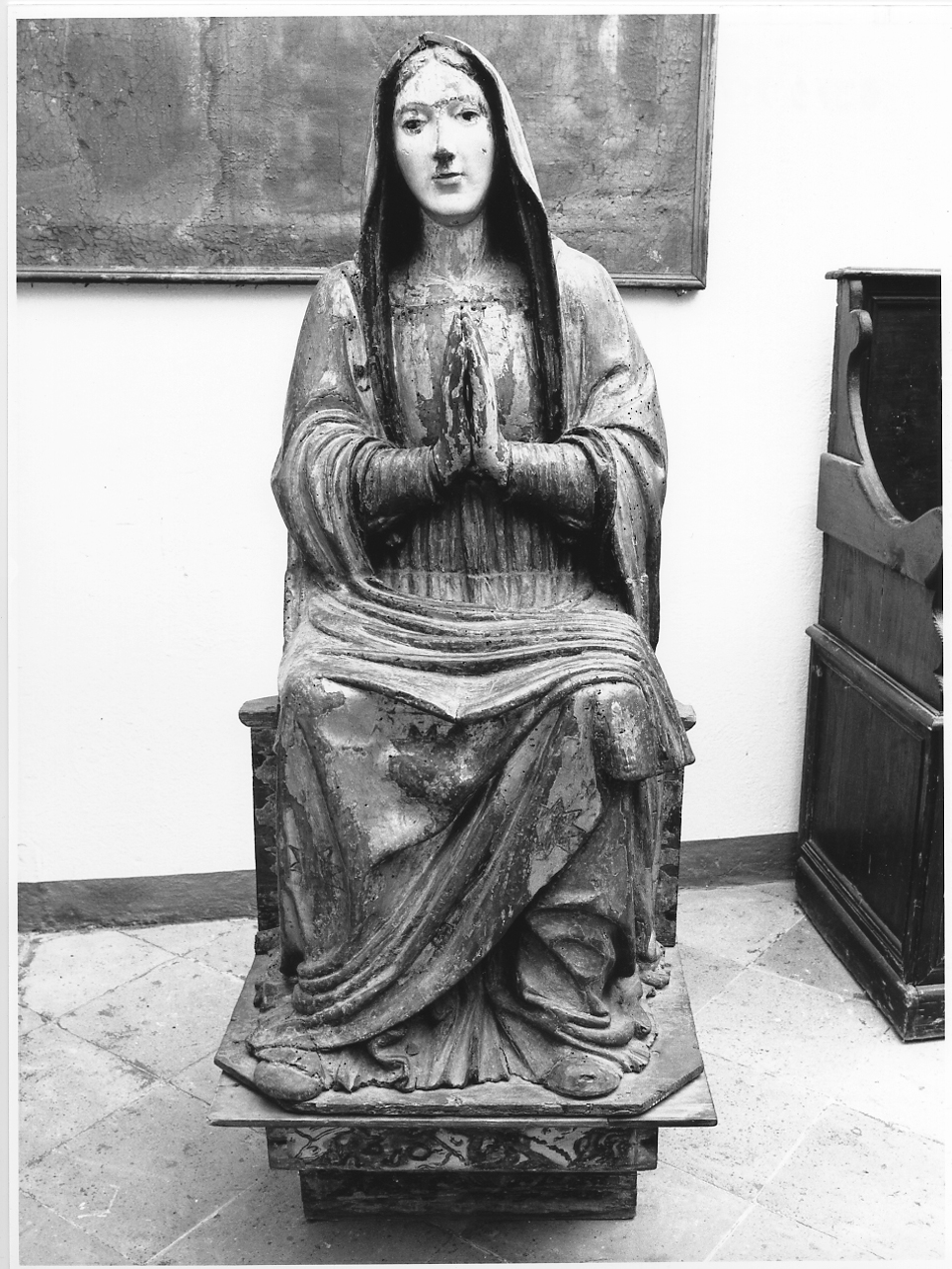 Madonna orante in trono (statua, opera isolata) - ambito veronese (ultimo quarto sec. XV)