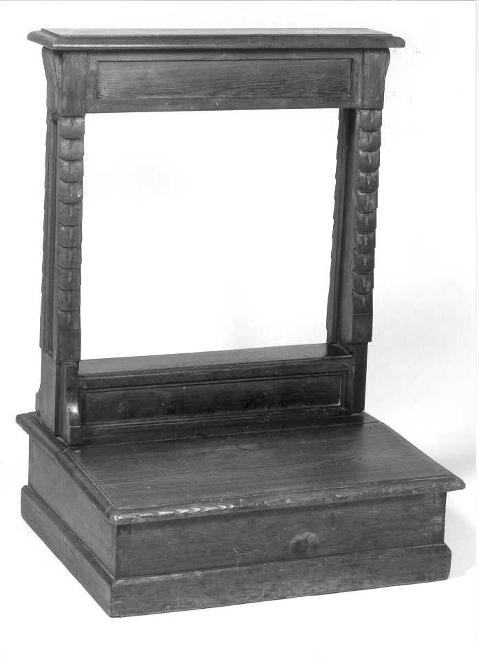 inginocchiatoio, opera isolata - ambito mantovano (prima metà sec. XX)